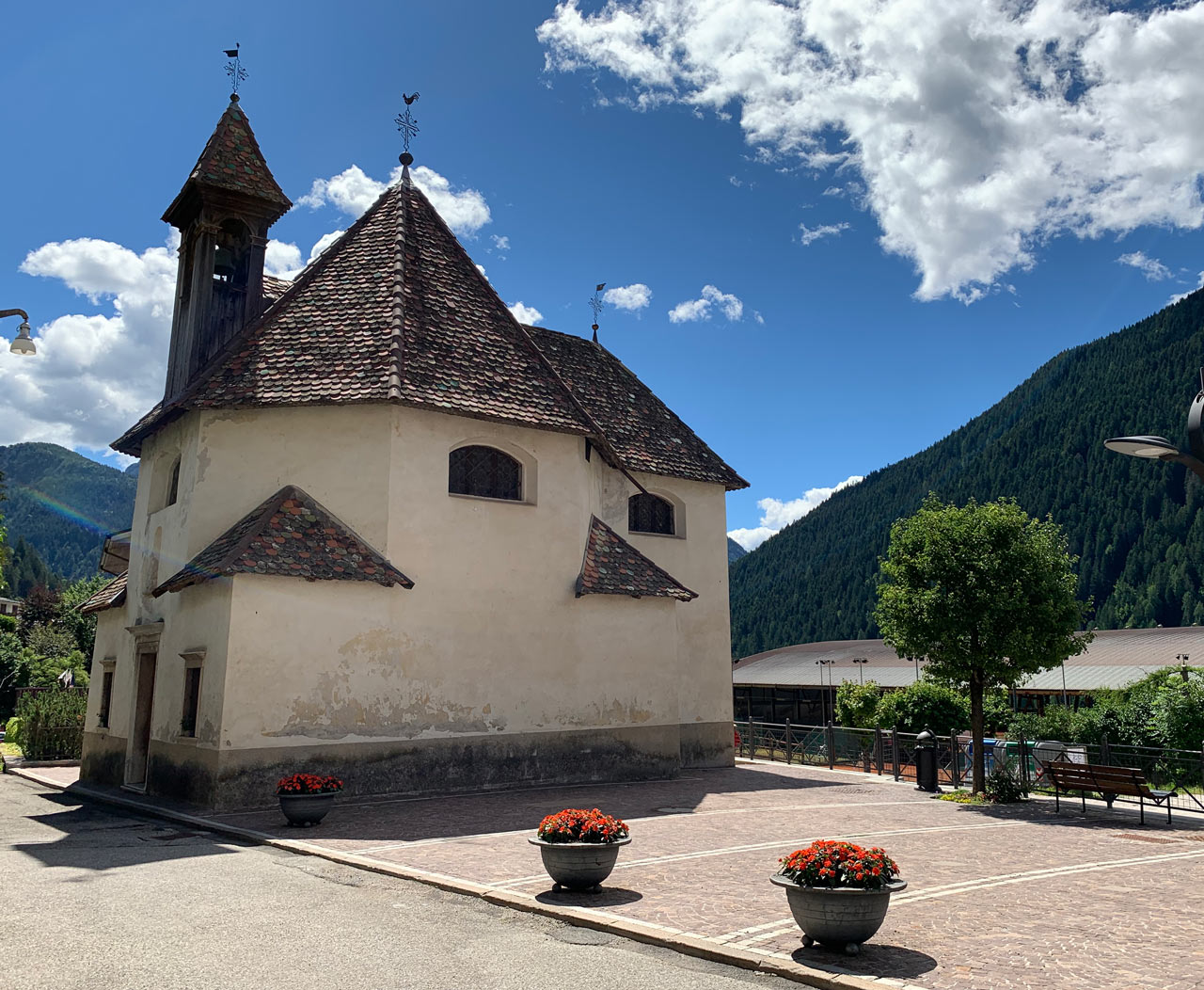 Auronzo-chiesa-madonna-delle-grazie-esterno