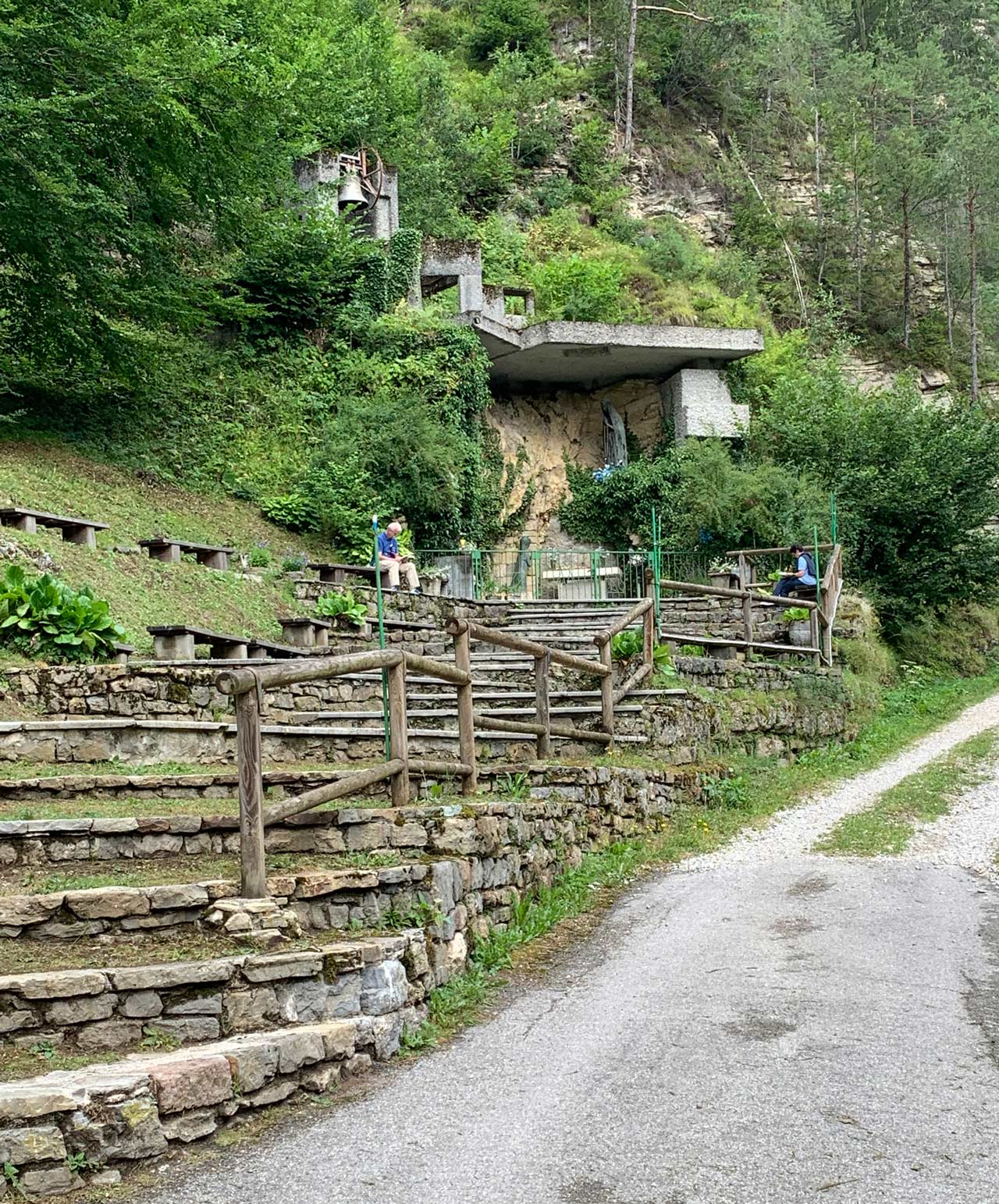 La madonna della Grotta - Località Villapiccola Auronzo