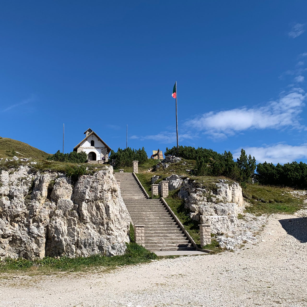 Monte Piana - chiesetta dedicata ai Caduti