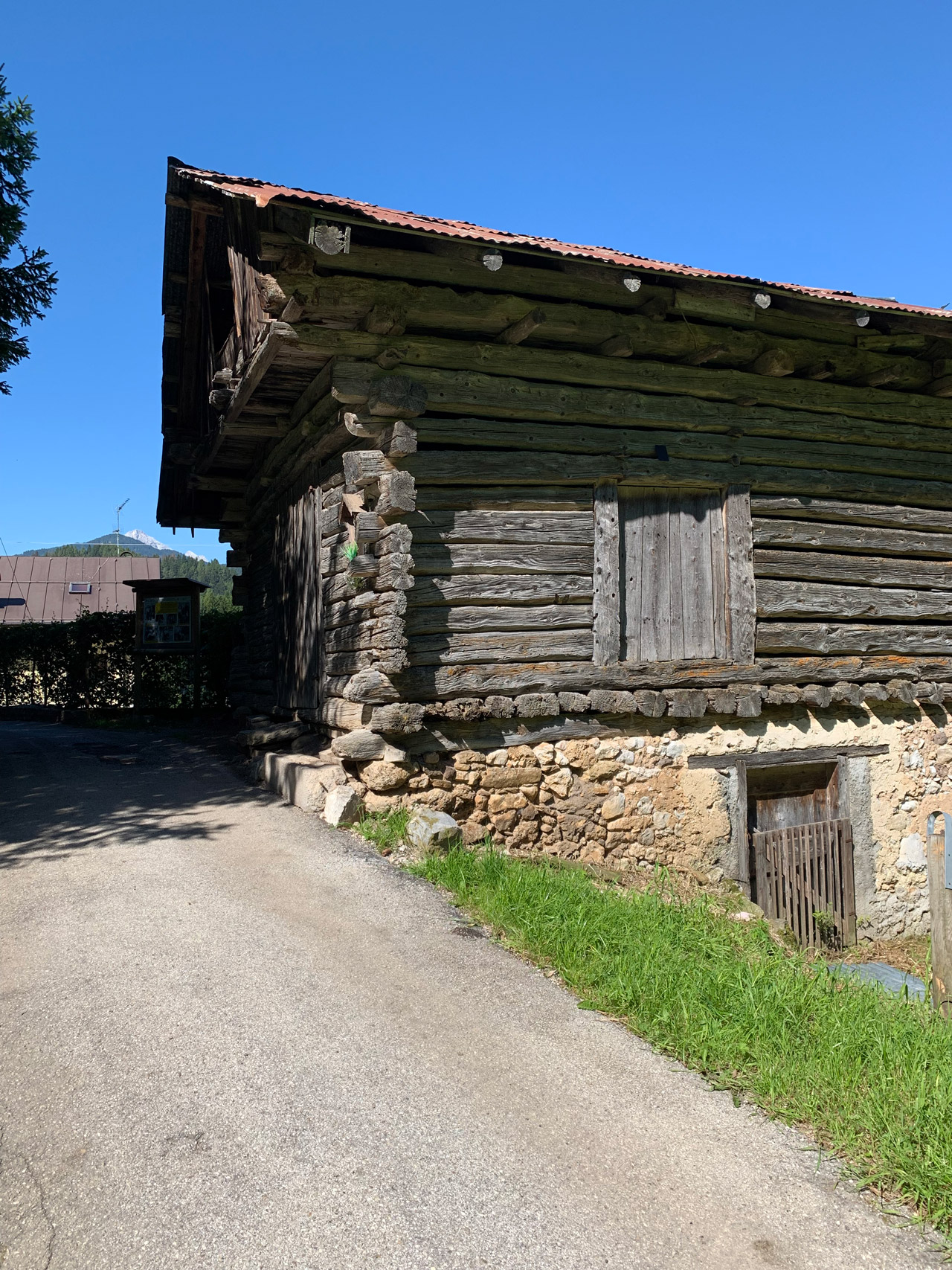 laggio-di-cadore-col-ciampon-chiesa-san-daniele-4-vecchio-tabia-via-villanova